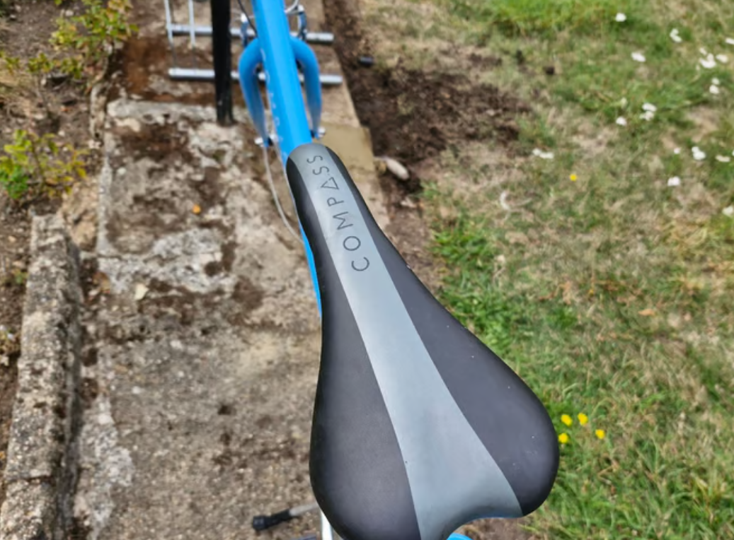 GIRLS LADIES WOMES ADULTS COMPASS 26 INCH WHELLS 19 INCH FRAME 7 SPEED BIKE BICYCLE